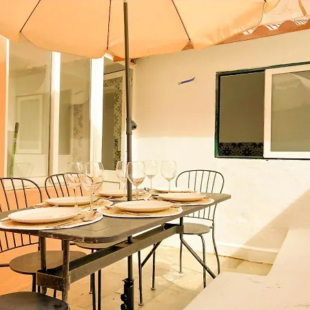Real - Charming With Terrace Apartamento *