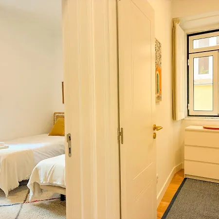 Principe Real - Charming With Terrace Лиссабон