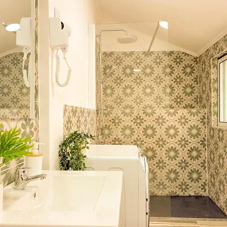 Real - Charming With Terrace *
